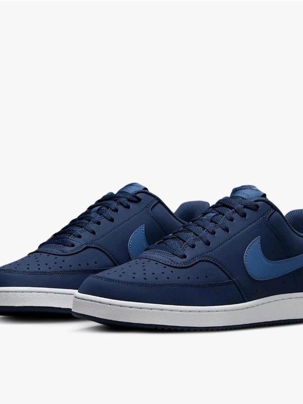Nike Men's Navy and Light Blue Low-Top Sneakers